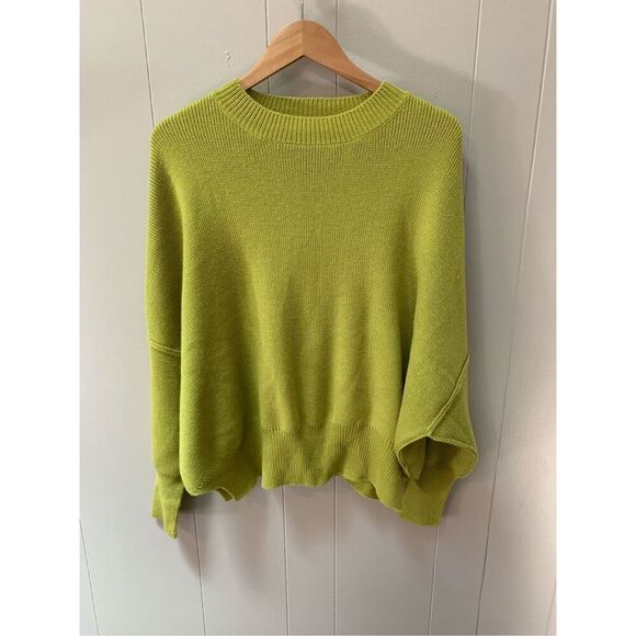 Molly Green Sweater Medium - Picture 1 of 7